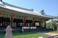 옛 모습 되찾은 보물 관덕정