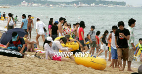경포의 막바지 피서객
