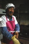 급식봉사하는 손학규 전 경기지사