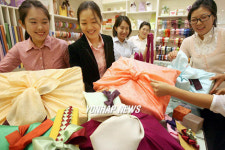 이번 추석엔 단아한 포장으로 선물하세요