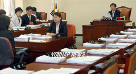 증인 채택 대립하는 정무위