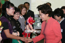 권여사 김천시립도서관 방문
