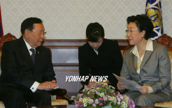 한명숙 총리, 로물로 필리핀 외교장관 접견