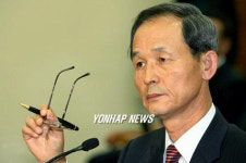 질의 경청하는 국방부장관 후보자