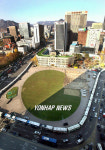 경찰버스에 둘러싸인 시청광장