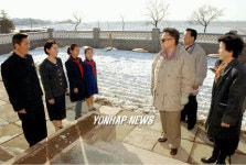 농장방문한 김정일 국방위원장