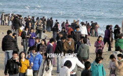 그랜드빌딩목욕장 | 해운대 나들이객 '북적'