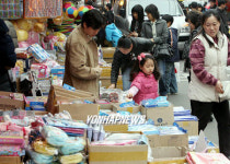 신학기, 붐비는 학용품 도매상