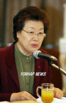 대표단회의 주재하는 장상 민주당 대표