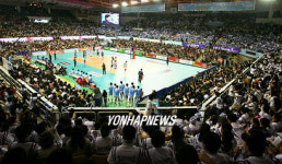 발디딜 틈 없는 천안 유관순체육관