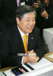 김성호 법무장관, 출입국관리사무소서 현장체험