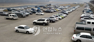 <카메라뉴스> 주차장 된 경주 체육시설
