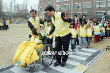 세이프 자켓으로 교통사고 예방해요