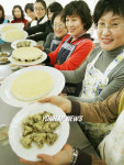 `우리쌀로 만든 전통떡 드세요'