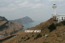 경남 통영 앞바다의 소매물도 등대