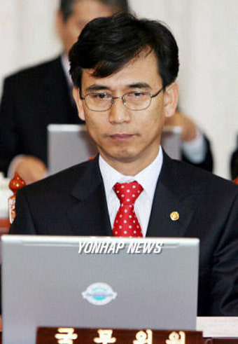 곤혹스런 유시민장관