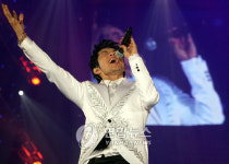 747 SE7EN, 일본 찍고 미국으로 비상