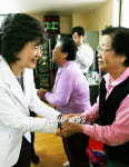 박근혜 전대표 경로당을 가다!