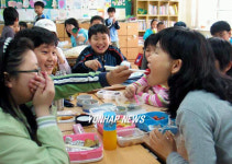 <매월 한번은 엄마표 도시락 먹어요>