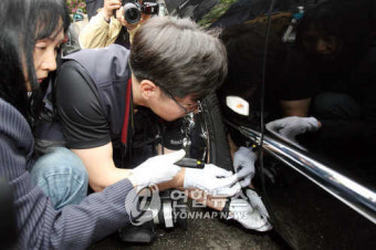 <김 회장 측 `여유있게' 자택 압수수색에 응해>(종합)