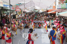 <하남 5일장 상인회 8년째 경로잔치>