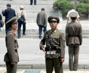 판문점 북 경비병