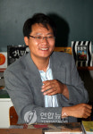 <독서전도사..김해 수남초교 조의래 교사>