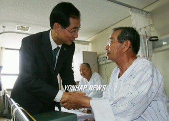 한덕수 총리, 보훈병원 환자들 위로