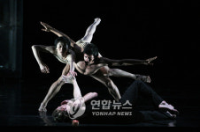 <공연리뷰> 나초 두아토 신작 날개