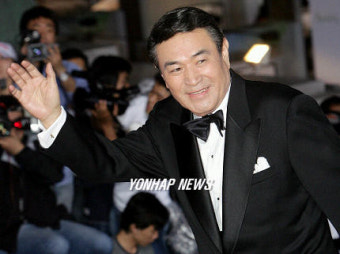 영화배우 남궁원씨 팬들에게 인사