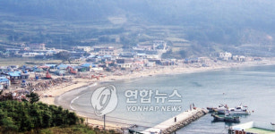 <거제 와현마을 4년만에 피서객 맞는다>