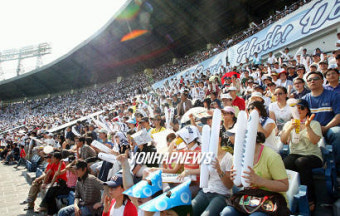 프로야구 200만 관중 돌파