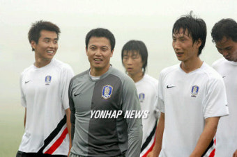 담소하는 축구대표팀 선수들