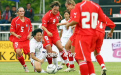 볼다툼하는 박윤주