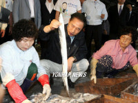 이명박 부산공동어시장 방문
