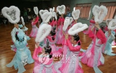 <첫 날갯짓 시작한 필로스 장애인 무용단>