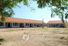 <충북민예총 베트남에 초등학교 지어줘>