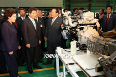 노 대통령 평화자동차 방문