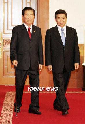 김대중 전 대통령 16주기 추모식, 여야 대표들 함께 참석하여 헌공과 업적 기리며 반성하는 자리
