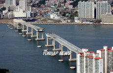 모습 드러낸 부산 남항대교