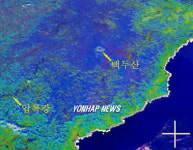 눈 쌓인 백두산 위성사진