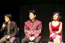 뮤지컬 샤인 대학로 사다리아트센터 무대 위에