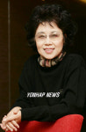 열 한번째 음반 낸 가수 심수봉