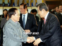 이회창 후보 향군회관 방문