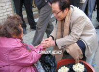 민노당 권영길후보 원주 중앙시장 방문