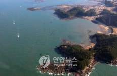 유출 기름 `타르덩어리 군산 앞바다까지(종합)