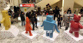 백화점에 등장한 대형 장난감