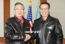 이강국 헌법재판소장 공군 작전사량부 방문