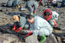 김태랑 국회사무총장 태안원유유출지역 방제작업