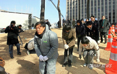 불탄 숭례문 앞 삼보일배